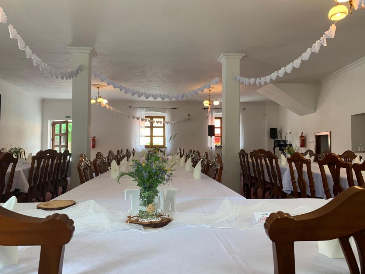 Zamek Jindrichovice Hotel Kolinec ภายนอก รูปภาพ